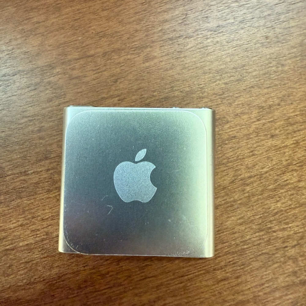 Apple iPod Nano 6th Generation **IMPECABLE CONDITION**